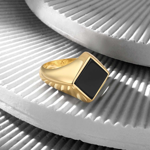 18K Gold Basic Square Ring with Black Onyx