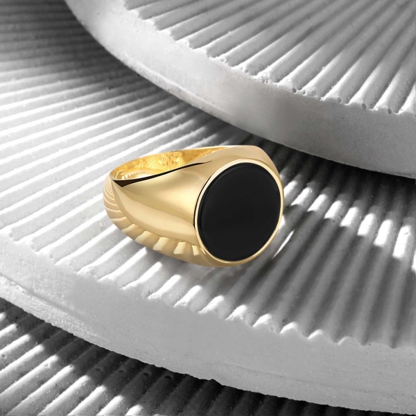 18K Gold Basic Minimal Ring with Black Onyx